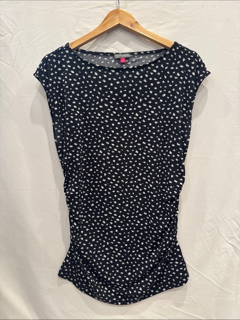 Vince Camuto black & Gray Animal Print Cap-Sleeve Printed Tunic